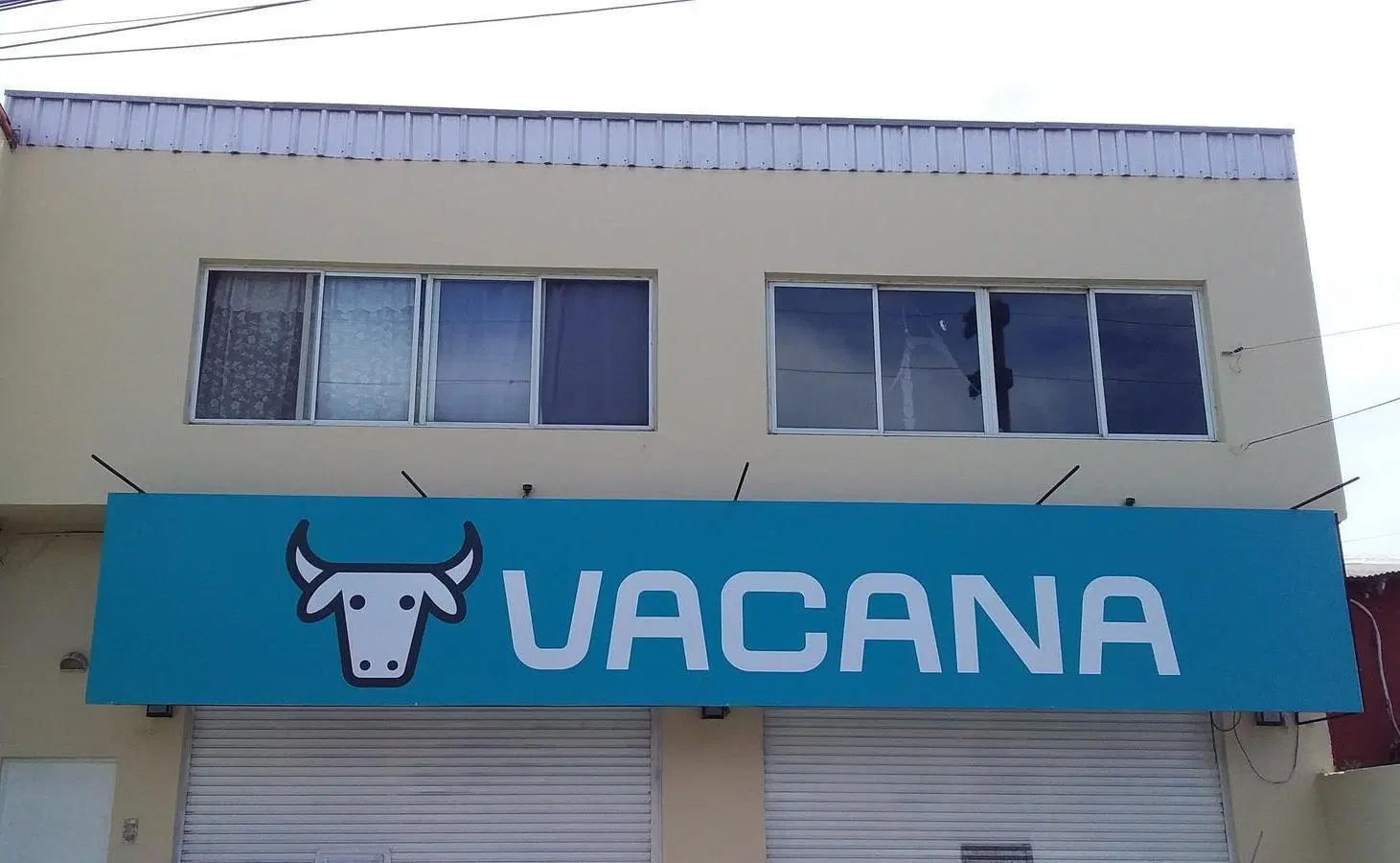 VENTA DE  2 LOCALES Y 2 DEPARTAMENTOS EN DEL VISO 3