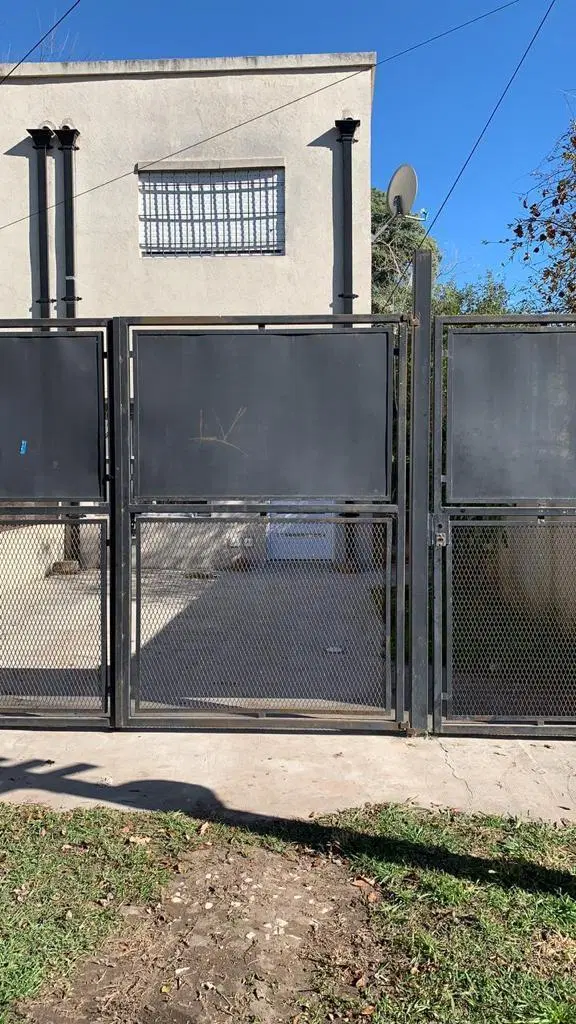 duplex con cochera a la venta en del viso 8