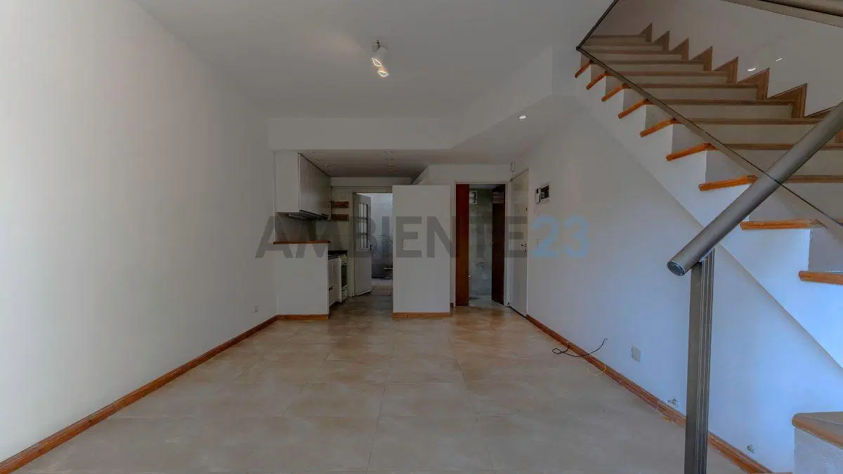 Departamento 3 Ambientes Tipo Duplex en Venta en Villa del Parque con 2 Cocheras y Patio 4
