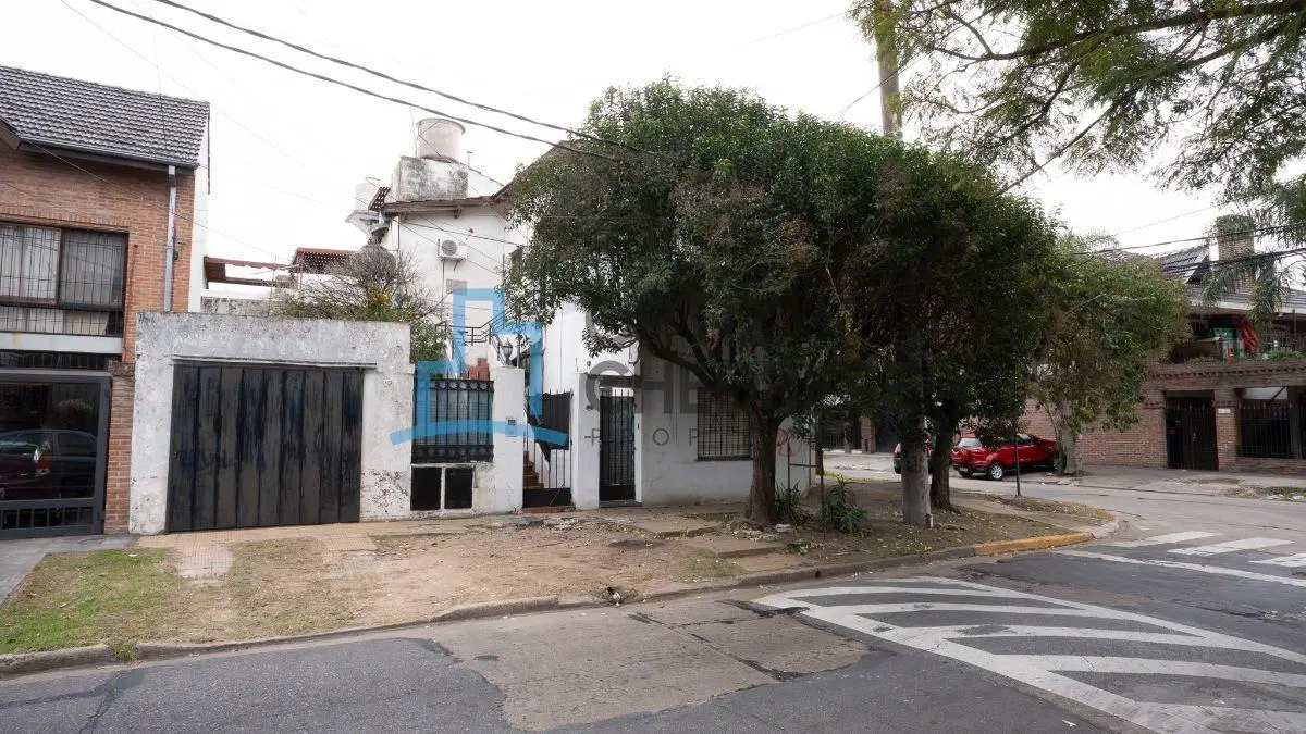 PH en venta en Munro - Planta Baja a remodelar con patio y garage 2