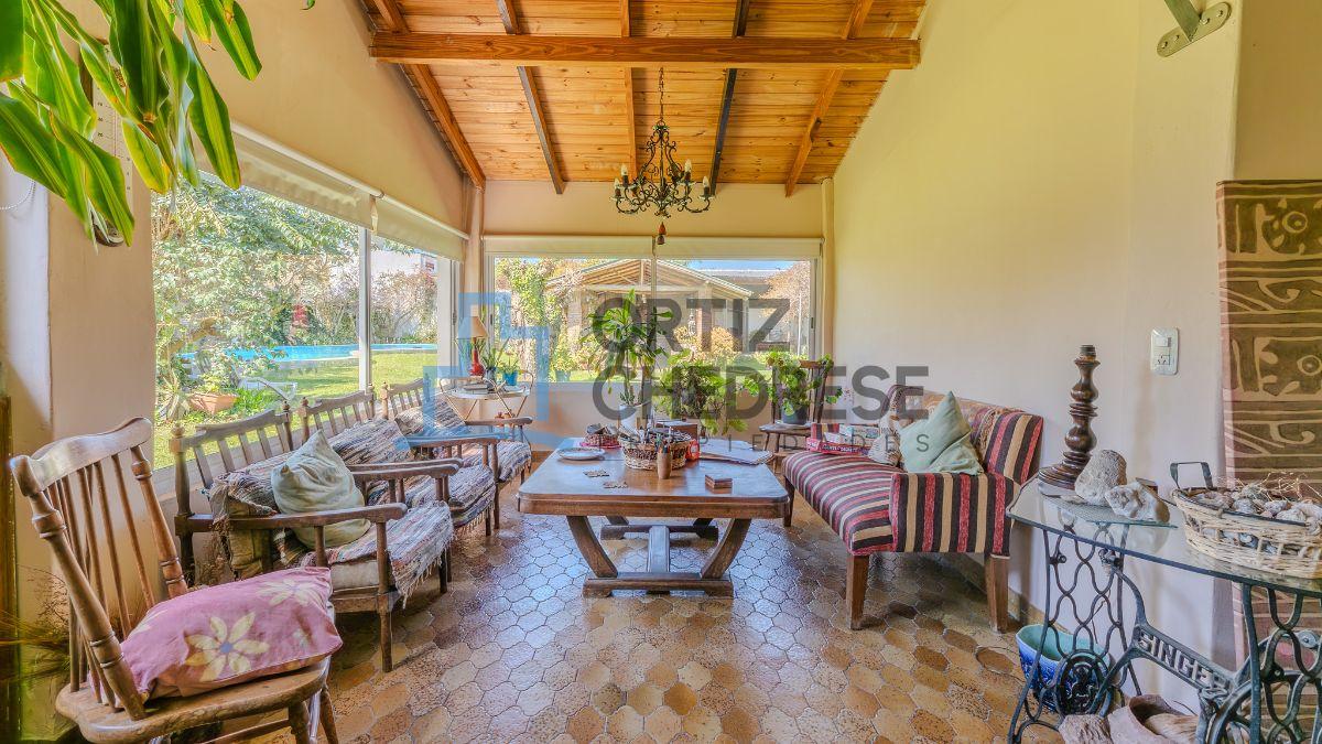 Foto de Comodoro Rivadavia 100 - Casa de 5 ambientes doble lote con pileta, imagen 3