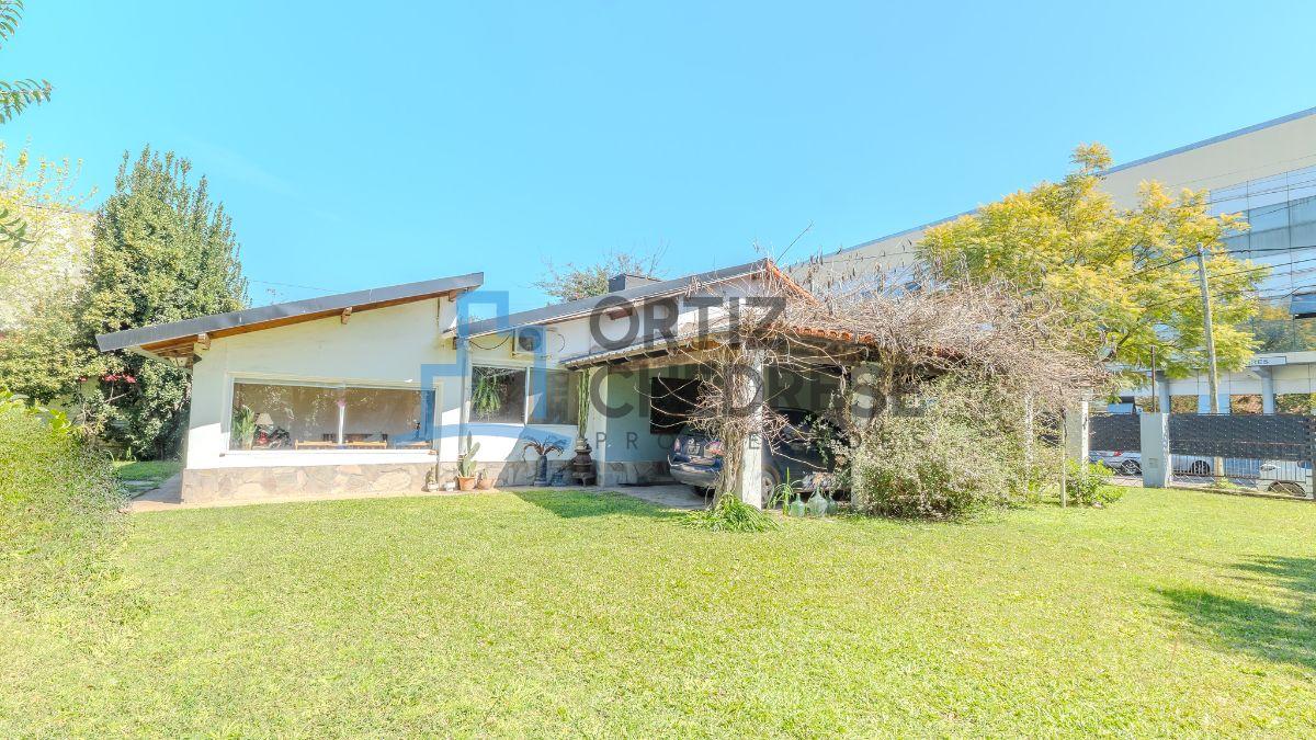 Foto de Comodoro Rivadavia 100 - Casa de 5 ambientes doble lote con pileta, imagen 1