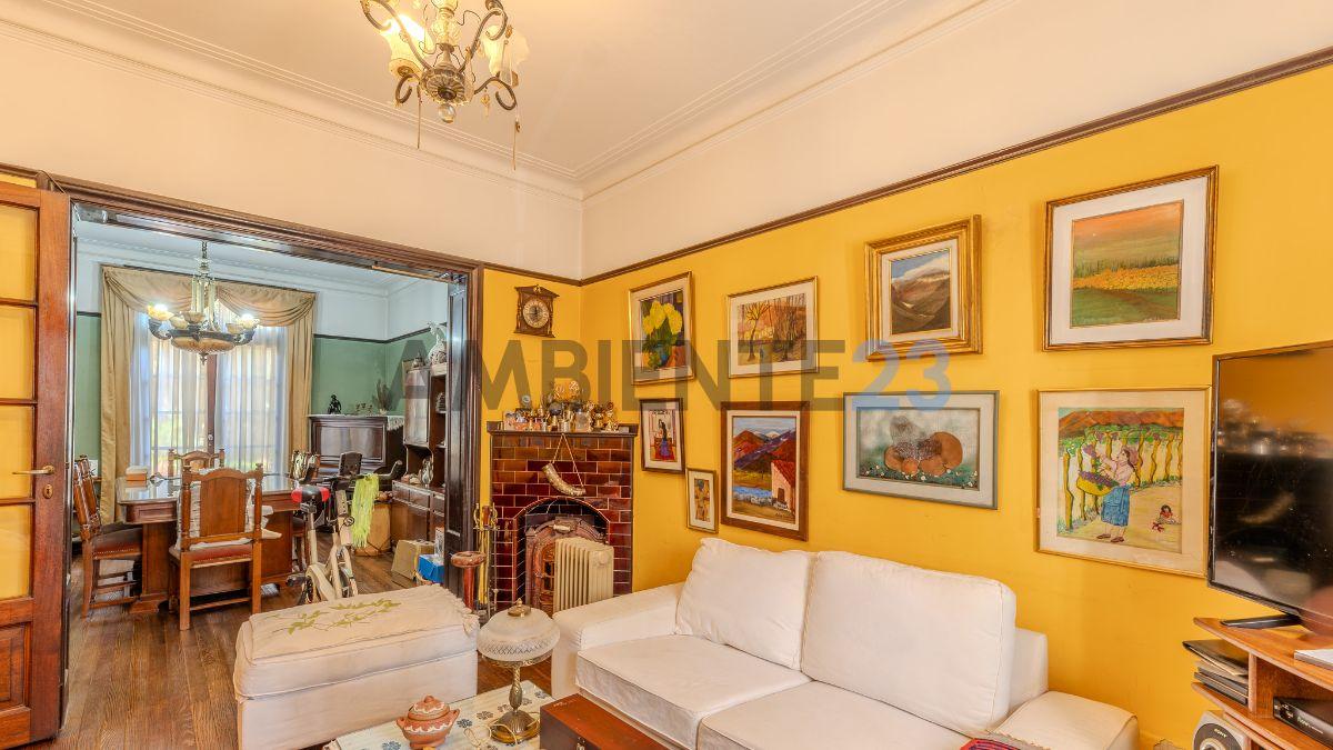 Foto de Casa de 6 ambientes en venta - Villa Pueyrredon, imagen 3