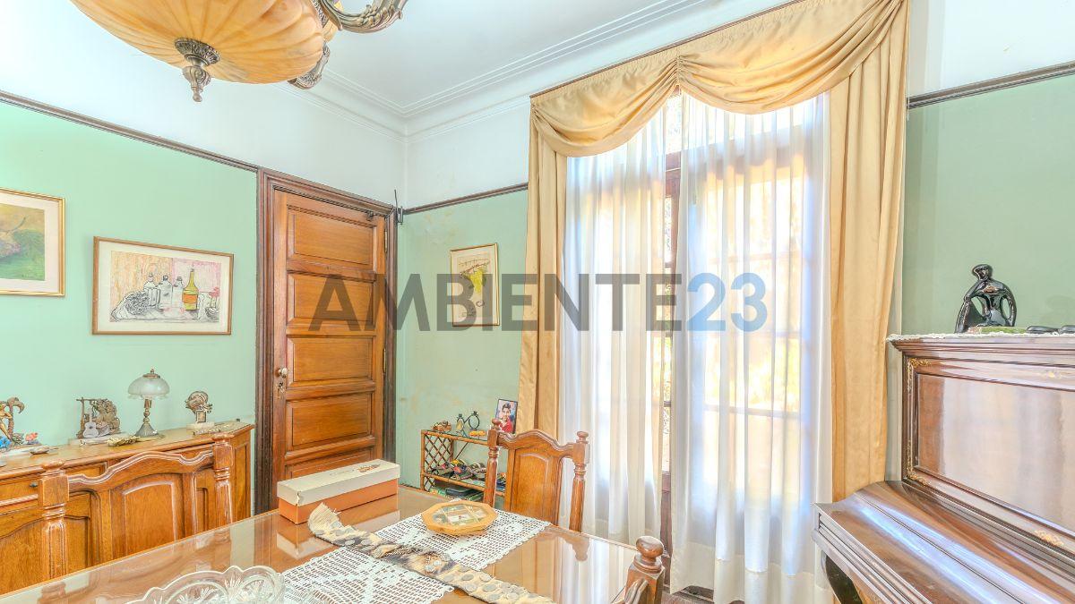 Foto de Casa de 6 ambientes en venta - Villa Pueyrredon, imagen 4