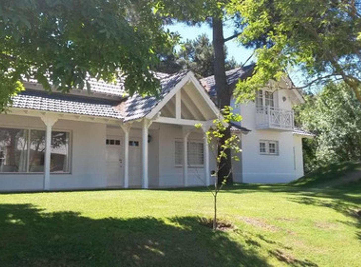 Casa 5 Ambientes Carilo Avestruz Al 300 Alquiler