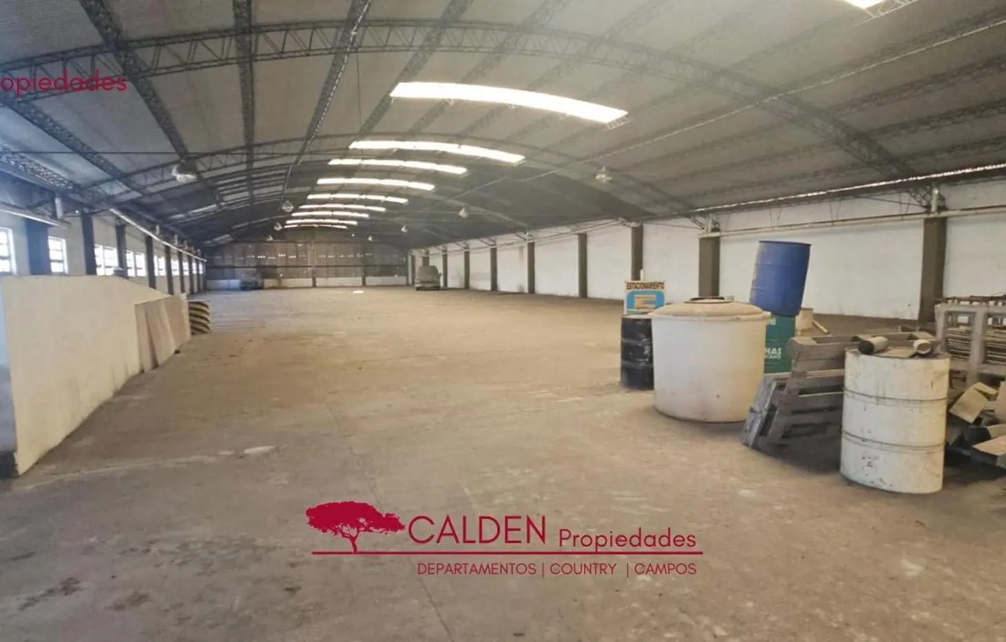 Excelente Local en alquiler de 3600mts2 - loma hermosa 5