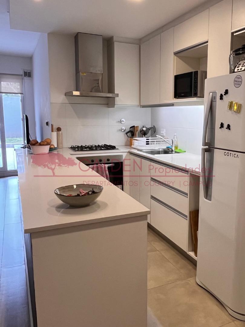 Foto de Venta dpto. 2 amb. c/ cochera, jardín y parrilla - Coghlan, imagen 1