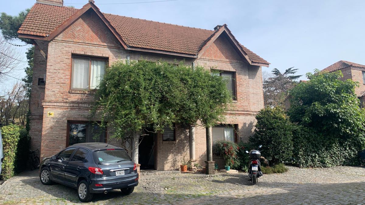 Casa en Venta Barrio La Arbolada, 3 Dorm.+3 office, frente a CASA LIVING, Tomkinson