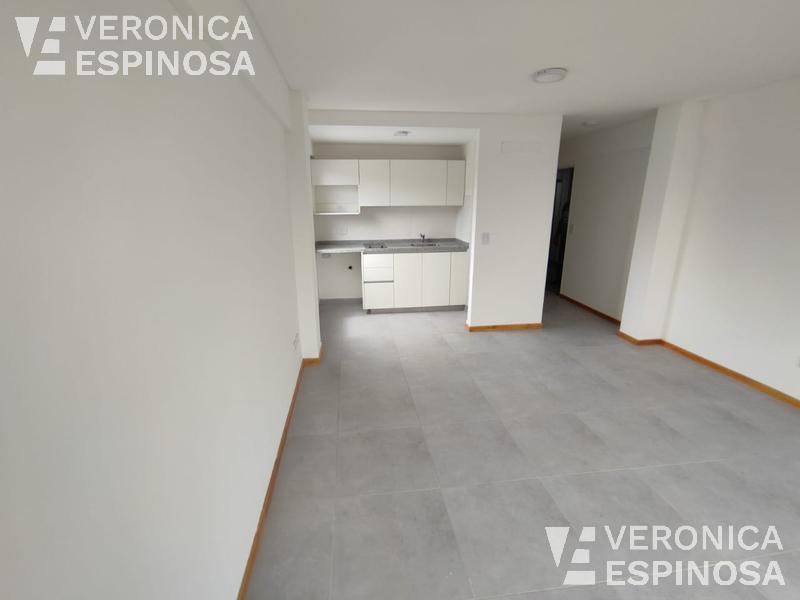 Departamento de un Ambiene con Cochera, en Venta. Ituzaingo. Entrega Inmediata. 1