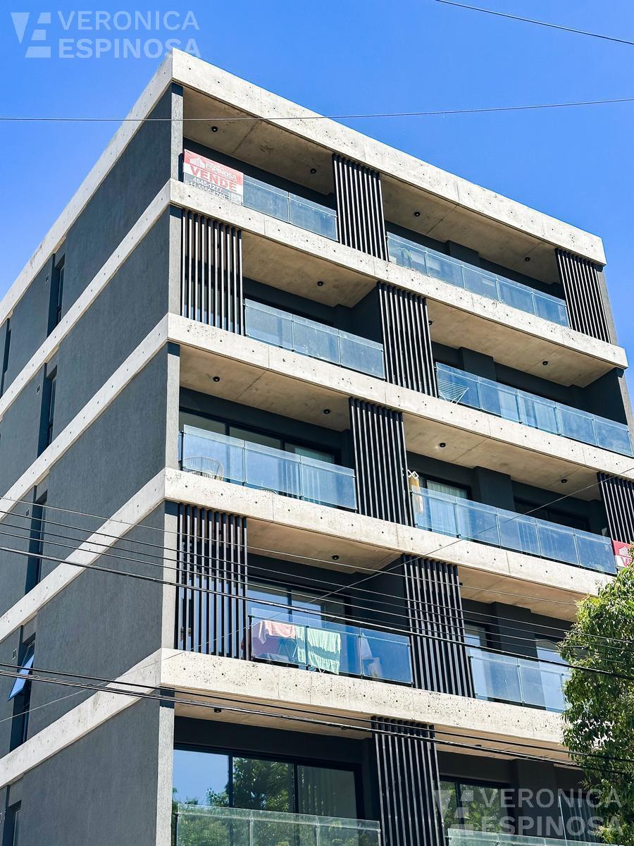 Departamento de Dos Ambientes con Cochera, en Venta - Ituzaingó Sur 4