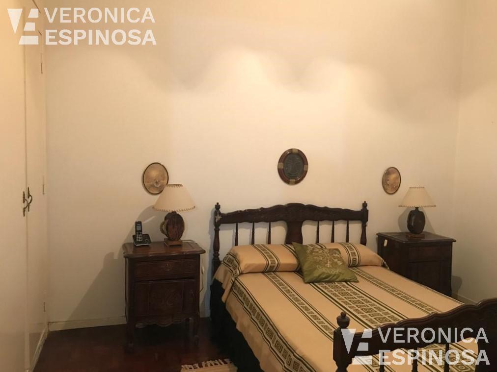 Casa de Cuatro Ambientes en Venta, con Cochera - Moron 4