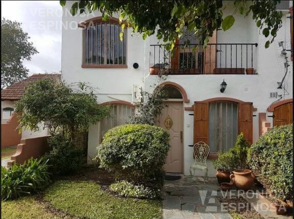 PH de cuatro ambientes en venta, Villa Santos Tesei