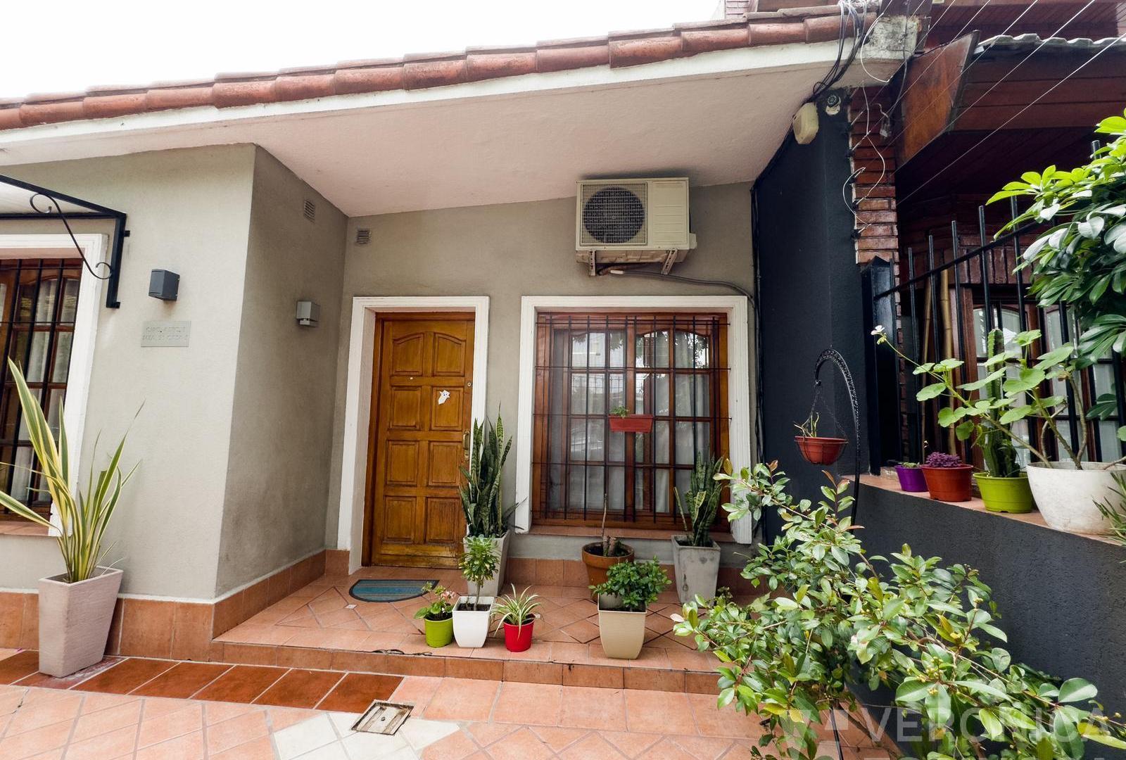 Casa de cuatro ambientes en venta, Ciudad Evita