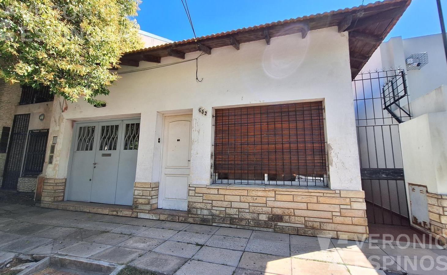 CASA tres ambientes Venta Moron Norte