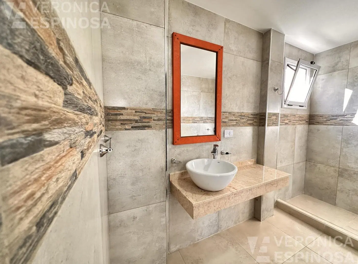 Departamento de dos ambientes con cocheras en venta, Moron 4