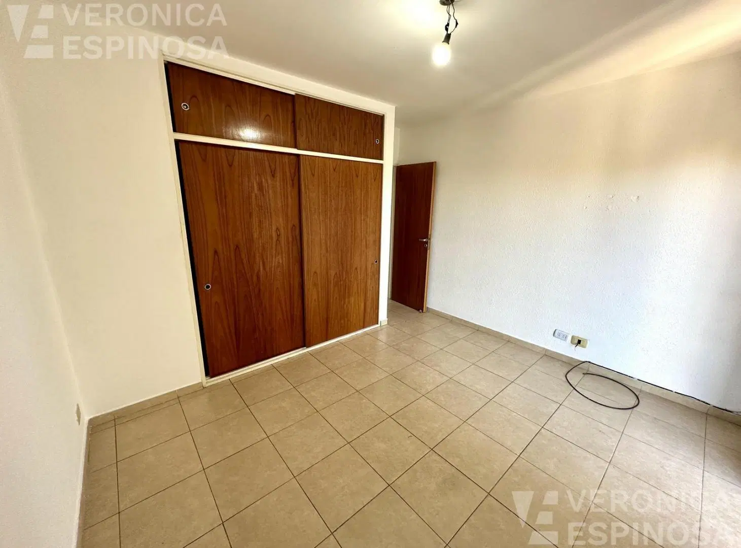 Departamento de dos ambientes en venta, con cochera. Morón. 2