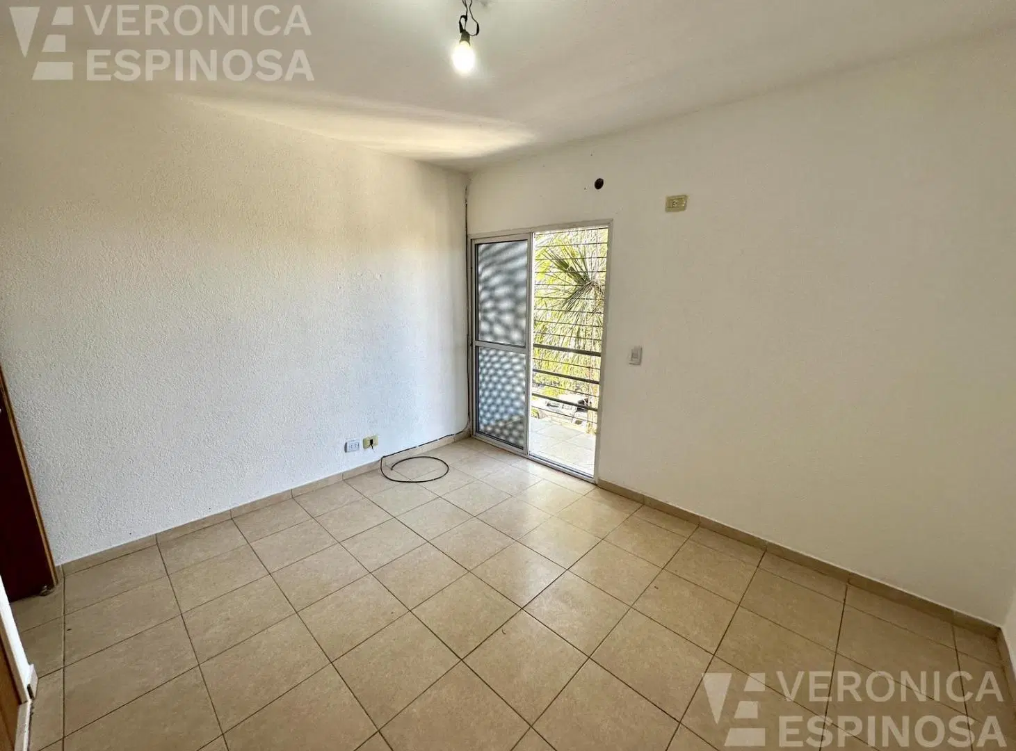 Departamento de dos ambientes en venta, con cochera. Morón. 4