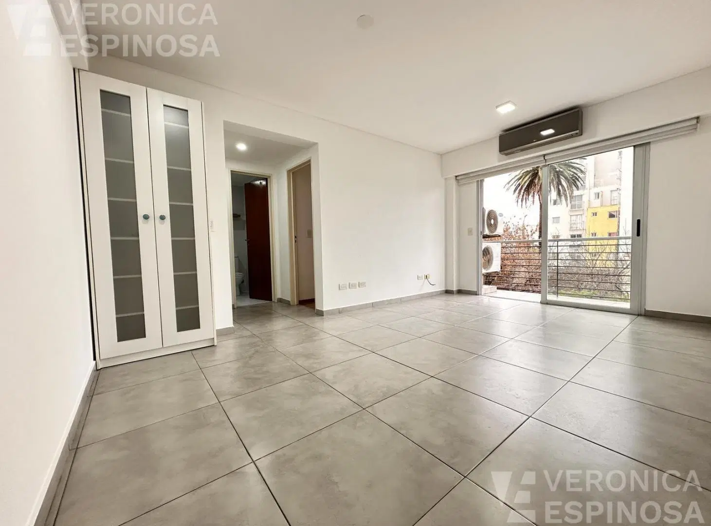 Departamento en  alquiler de dos ambientes con cochera, Moron 4