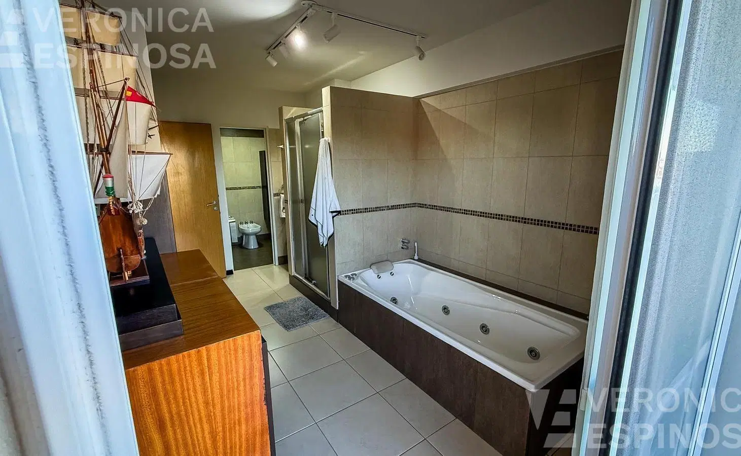 Departamento en venta de tres ambientes en Moron Sur 2