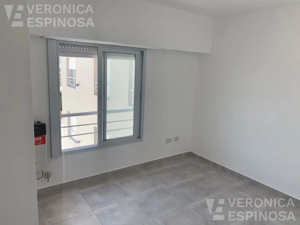 Departamento de dos ambientes en venta, Moron 4