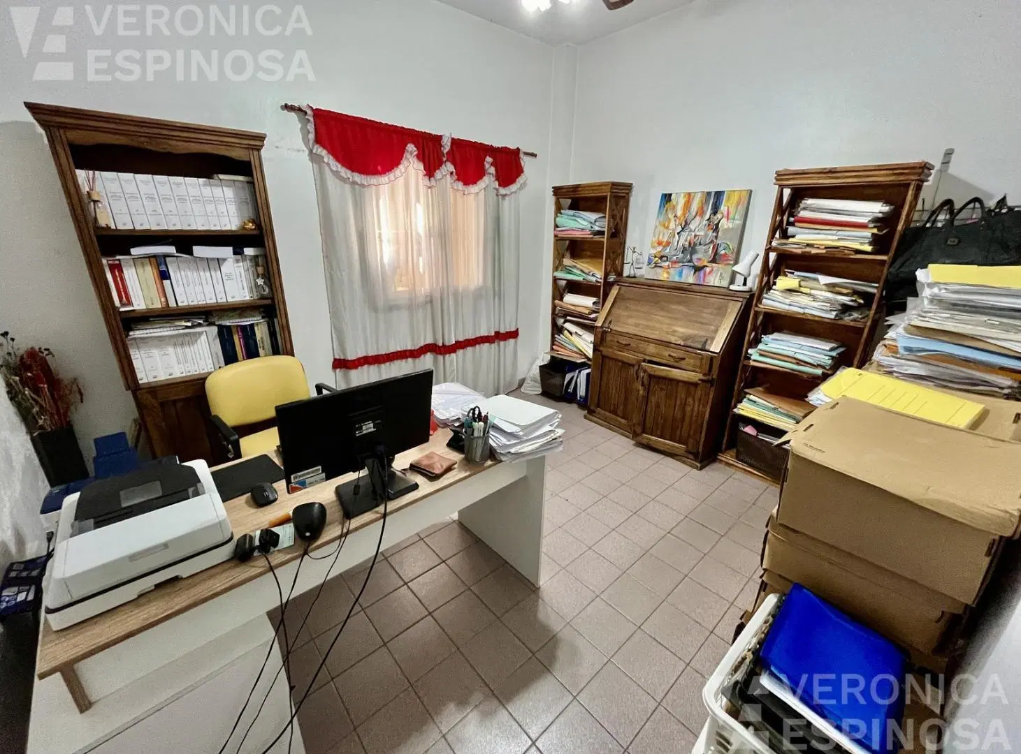 Casa de cuatro ambientes en venta, en Villa Luzuriaga 5