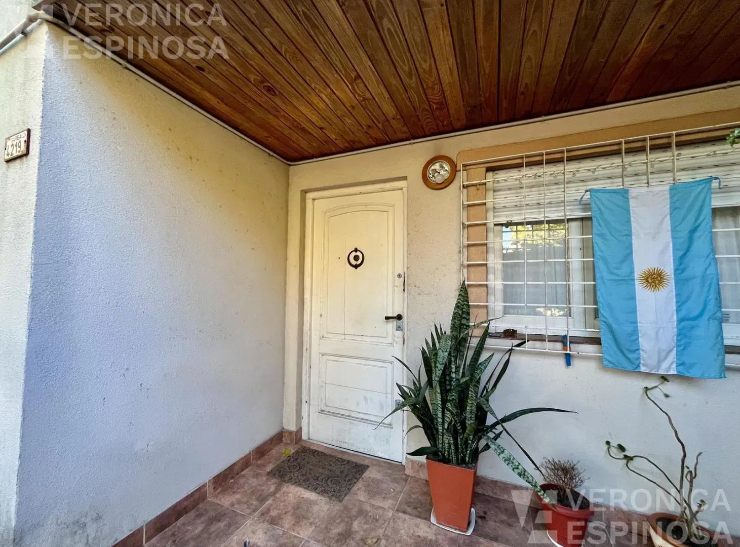 Casa de cuatro ambientes en venta, en Villa Luzuriaga 2