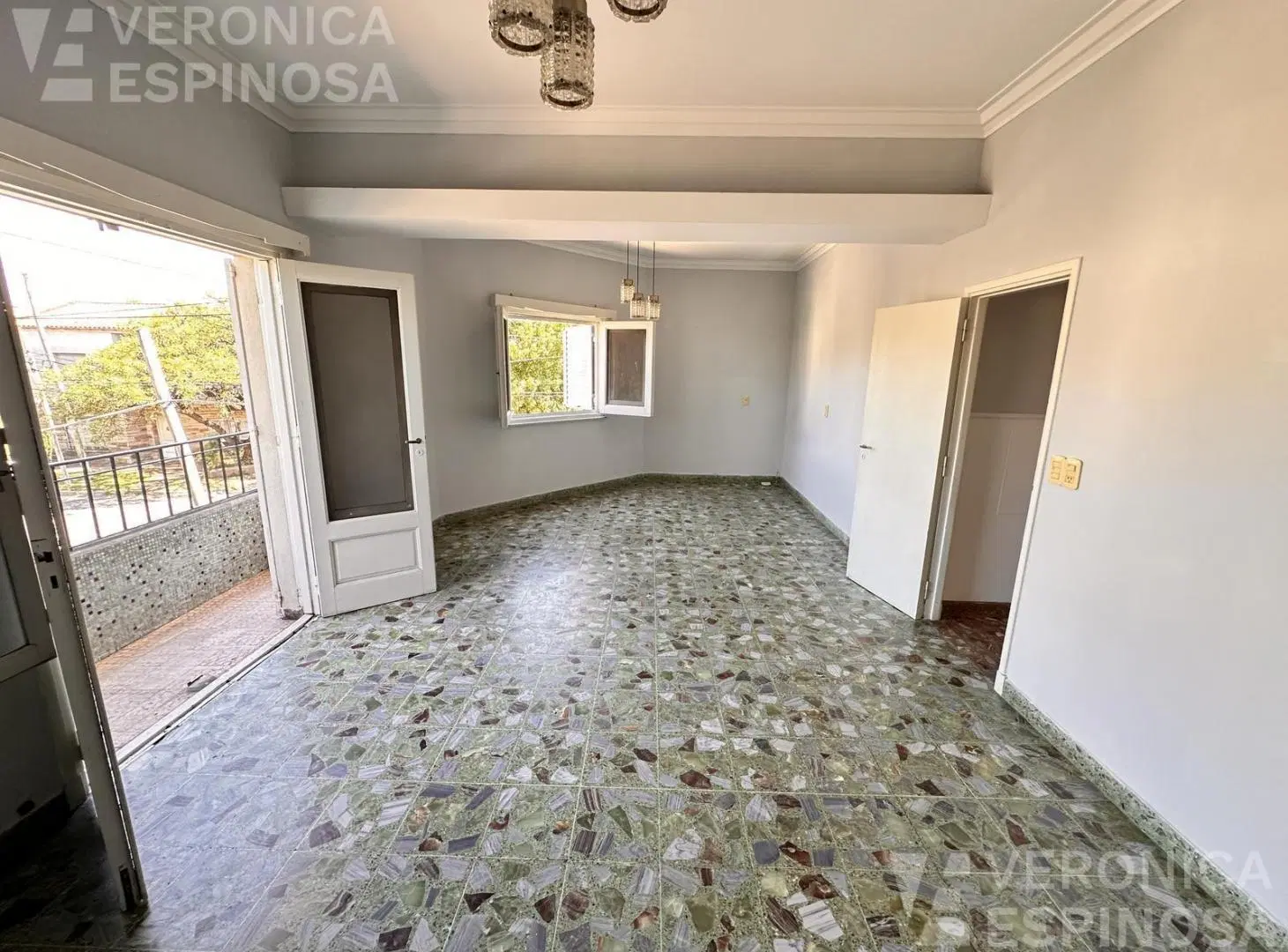 PH departamento de cuatro ambientes y cochera en venta en Moron 4