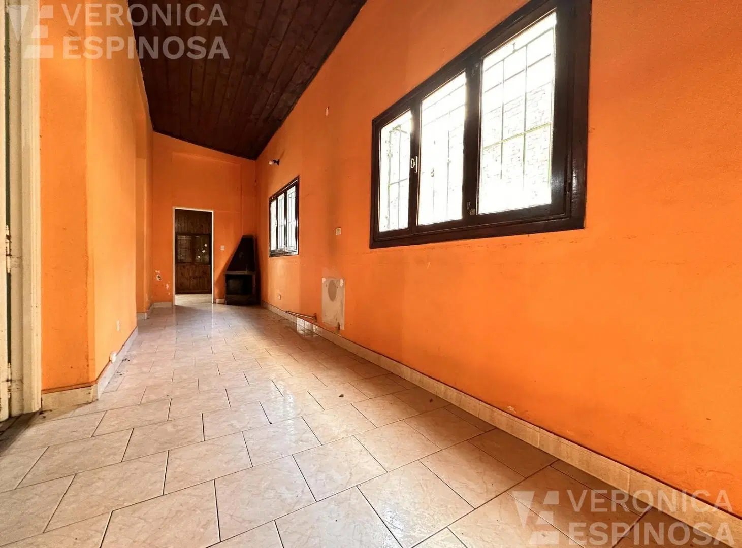 Casa 3 ambientes con cochera y parque en venta Moron 8