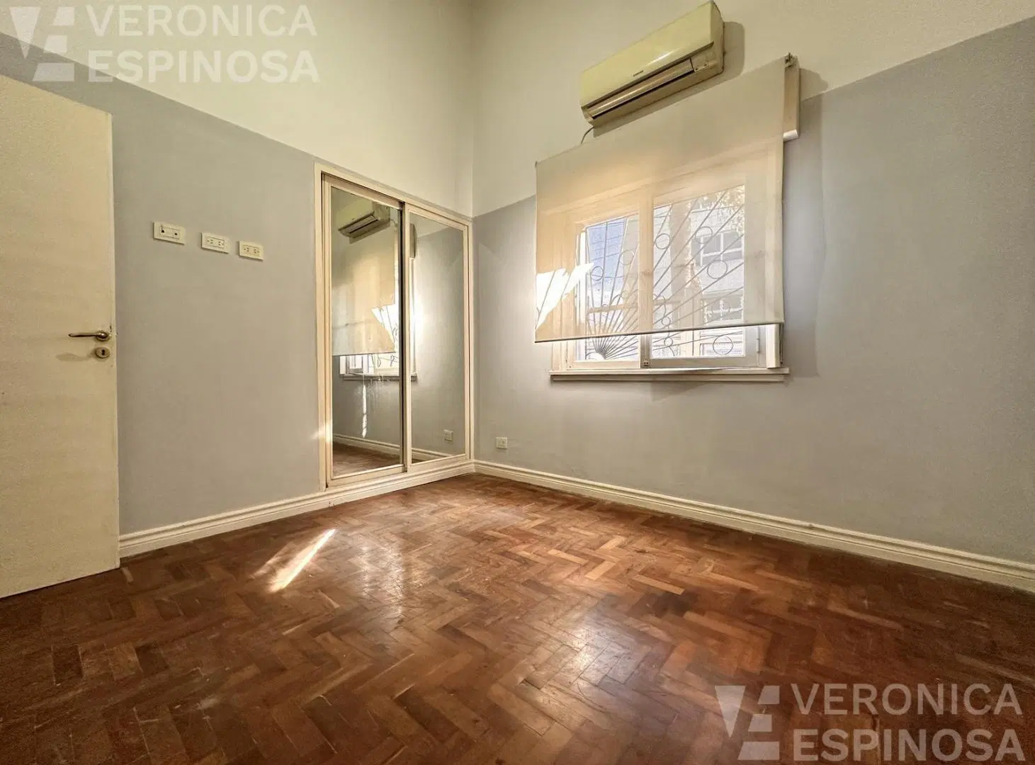 casa 3 ambientes con cochera en venta villa luzuriaga, vivienda multifamiliar 5