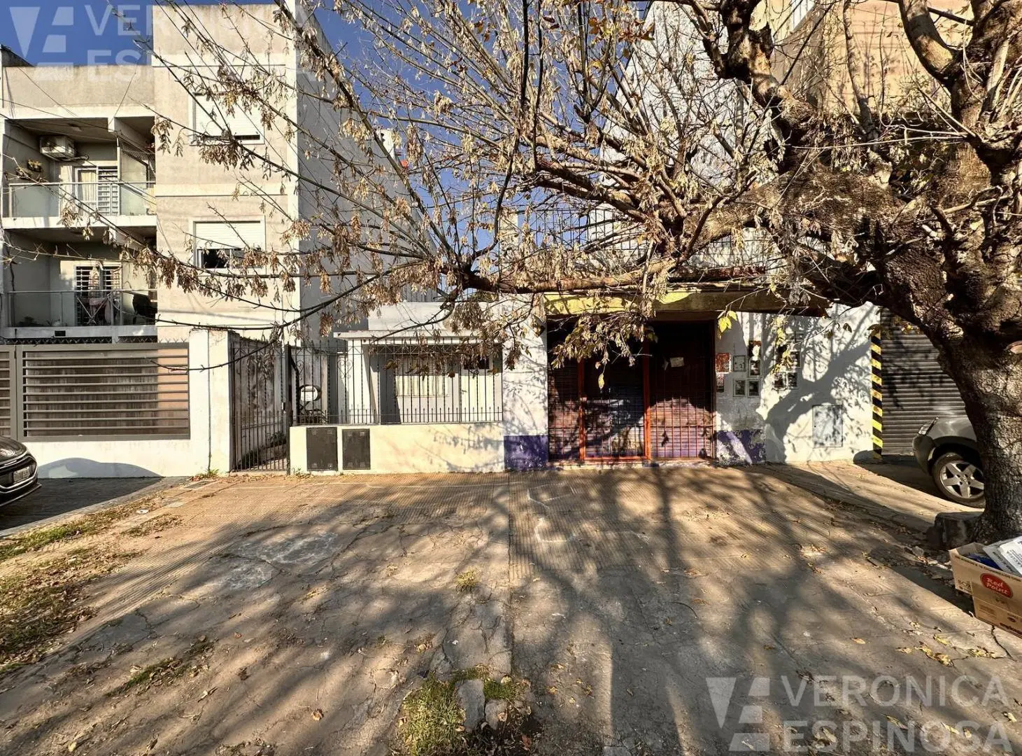 casa 3 ambientes con cochera en venta villa luzuriaga, vivienda multifamiliar con local 2