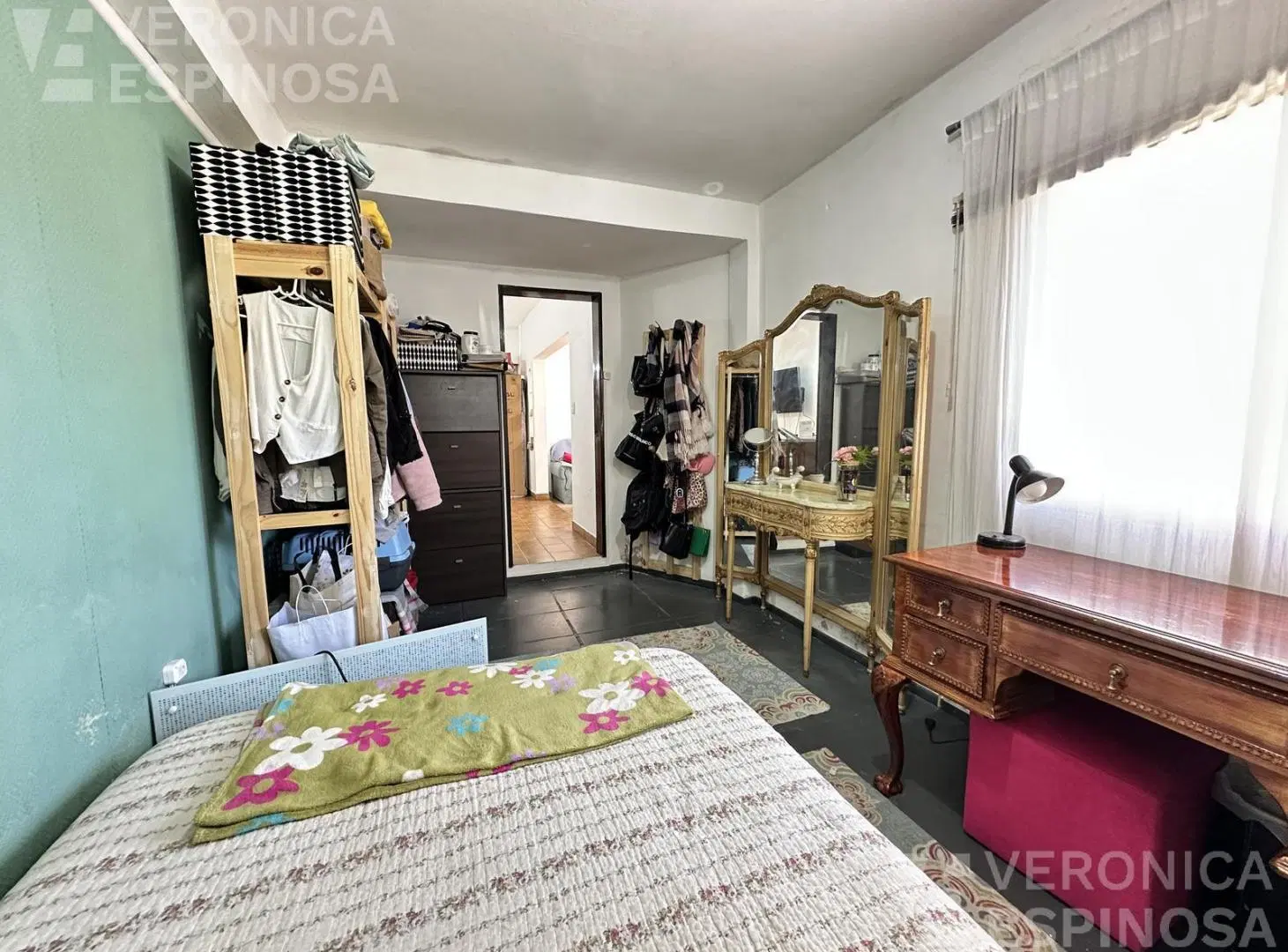 CASA EN VENTA DE CUATRO AMBIENTES EN VENTA- MORON SUR  -PATIO PILETA 5
