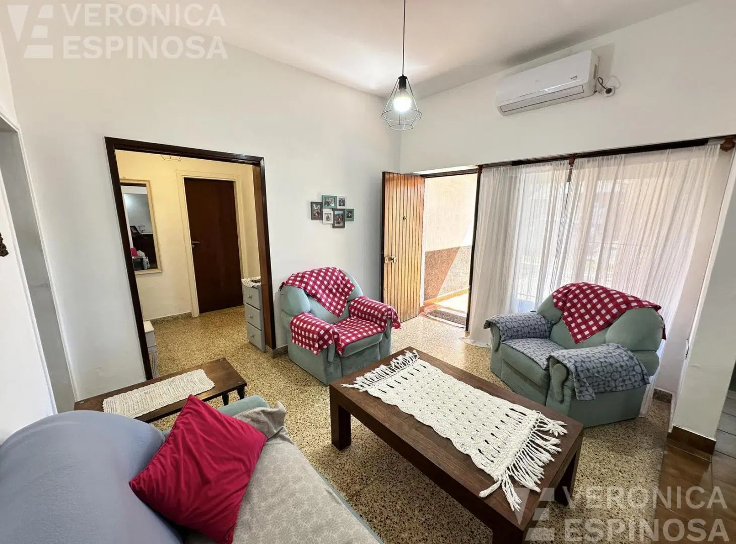 CASA EN VENTA DE CUATRO AMBIENTES EN VENTA- MORON SUR  -PATIO PILETA 2
