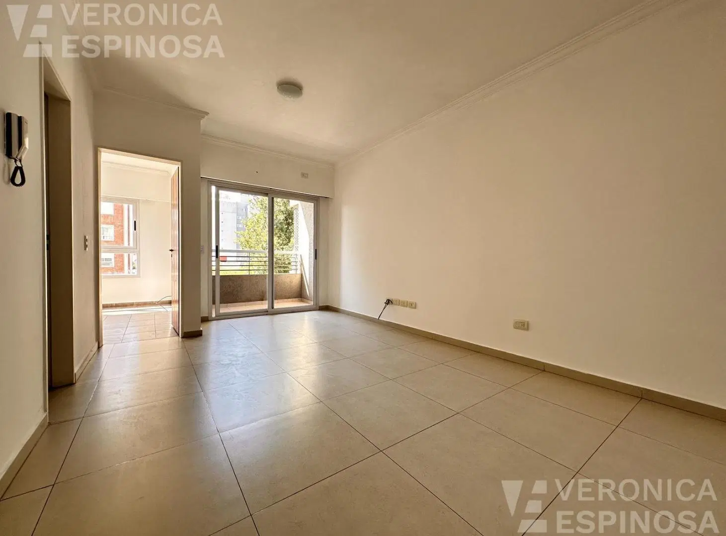 Departamento dos ambientes venta Moron 8
