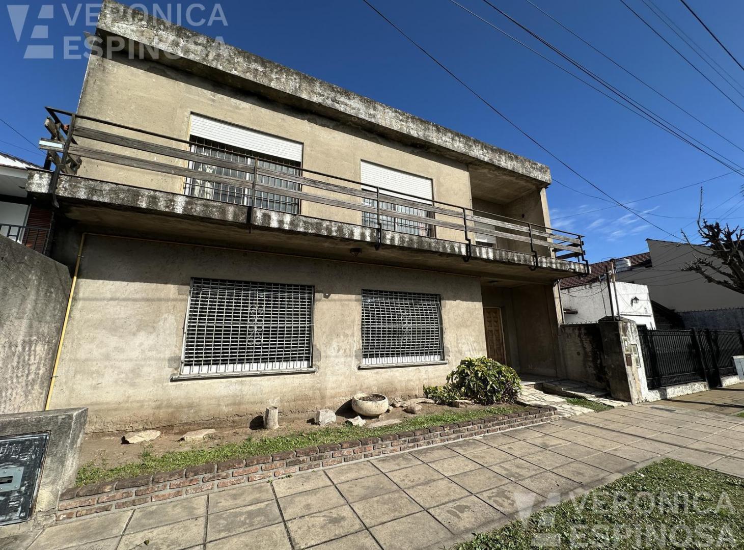 Foto de Casa en Moron Sur venta 4 ambientes cochera, imagen 2