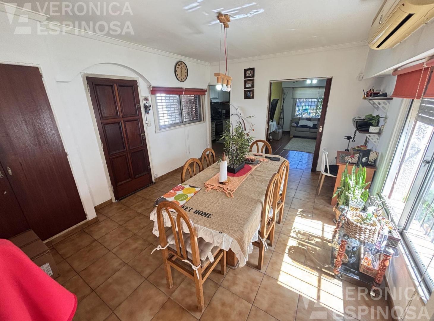 Foto de Casa de cinco ambientes en venta. Castelar Sur, imagen 4