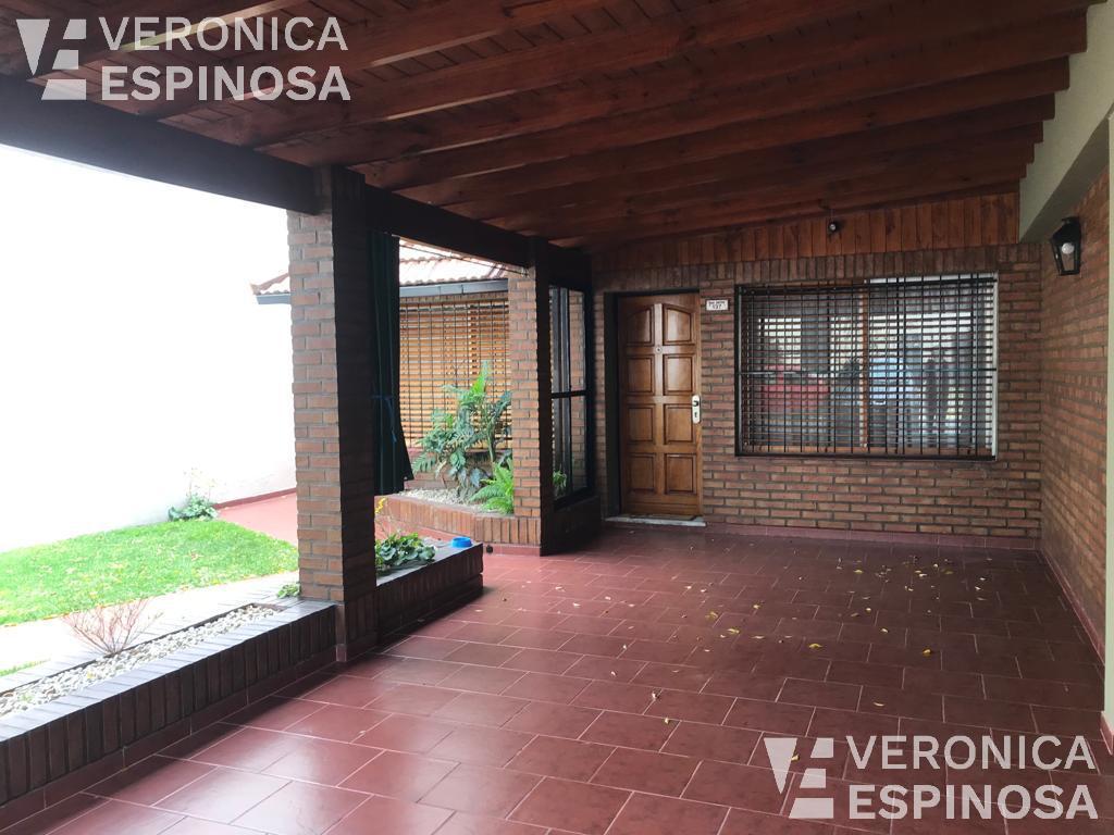 Foto de Casa de seis ambientes en venta, Moron. Propiedad sobre lote propio, imagen 2
