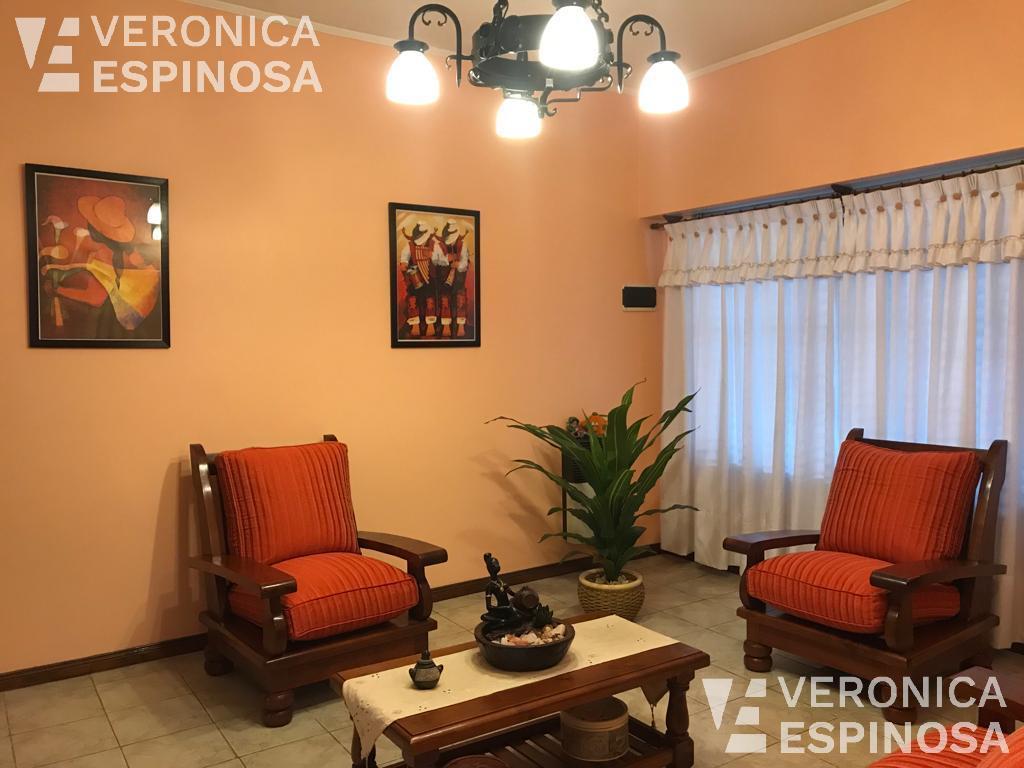 Foto de Casa de seis ambientes en venta, Moron. Propiedad sobre lote propio, imagen 4