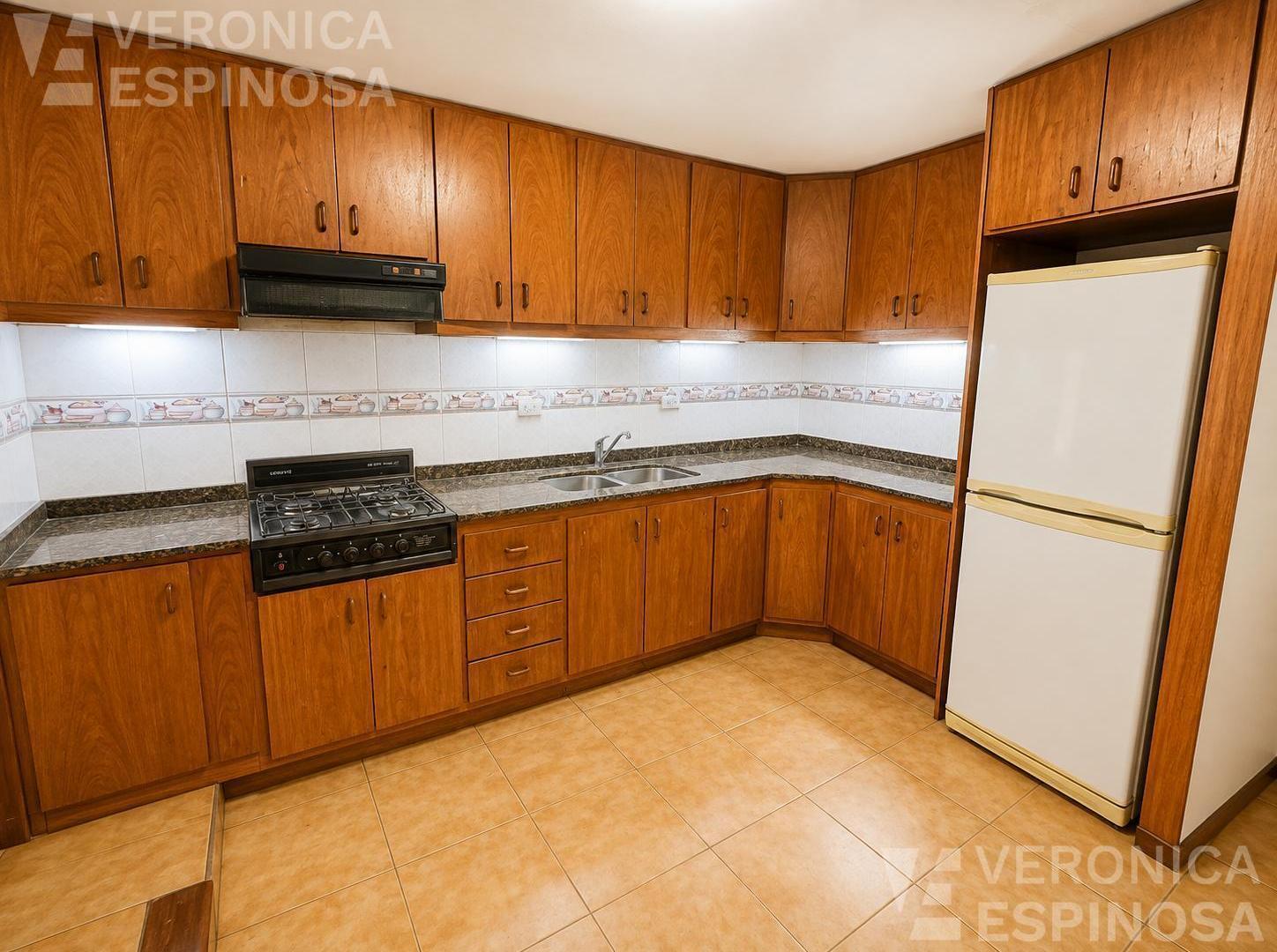 Foto de Casa en Venta de cinco ambientes en Morón Sur, imagen 4