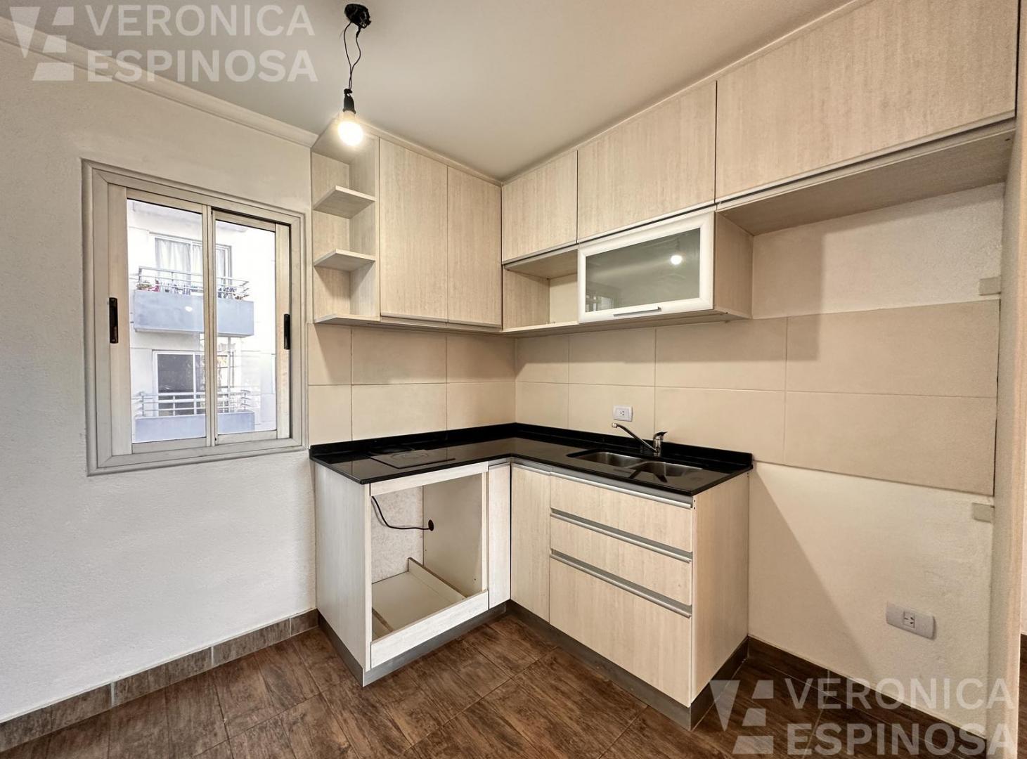 Foto de Departamento de dos ambientes con cochera en venta en Haedo, imagen 2