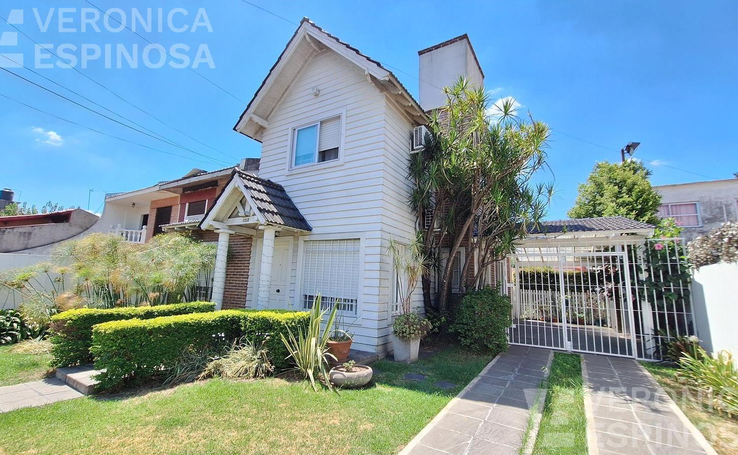 Foto de Casa tres dormitorios cuatro ambientes Venta Moron, imagen 3