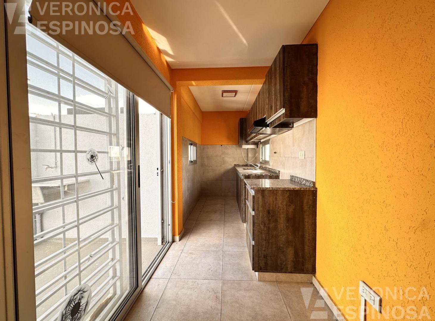 Foto de Departamento de tres ambientes con cochera en venta, Moron, imagen 4