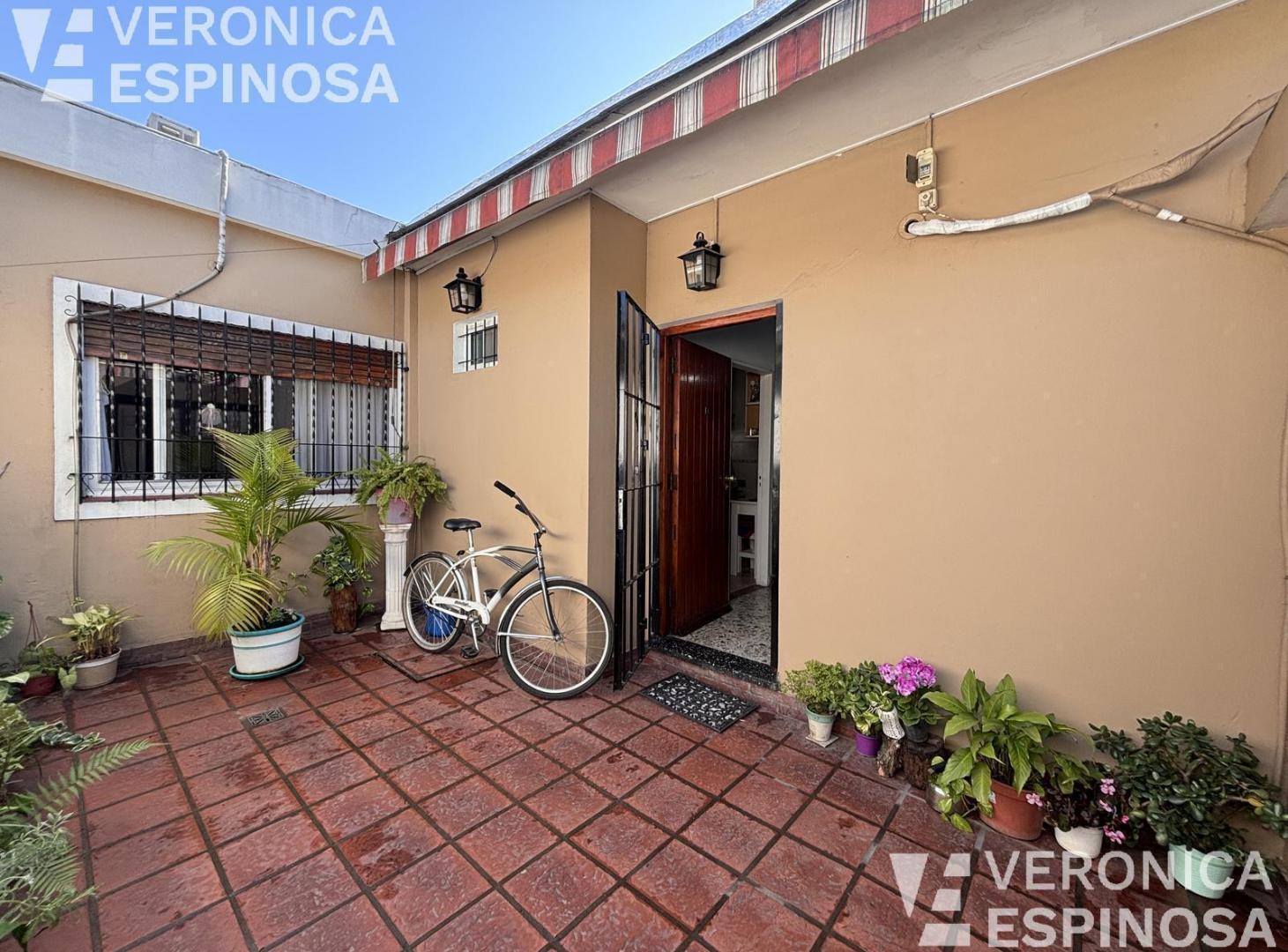 Foto de PH Moron Sur tres ambientes cochera patio, imagen 1