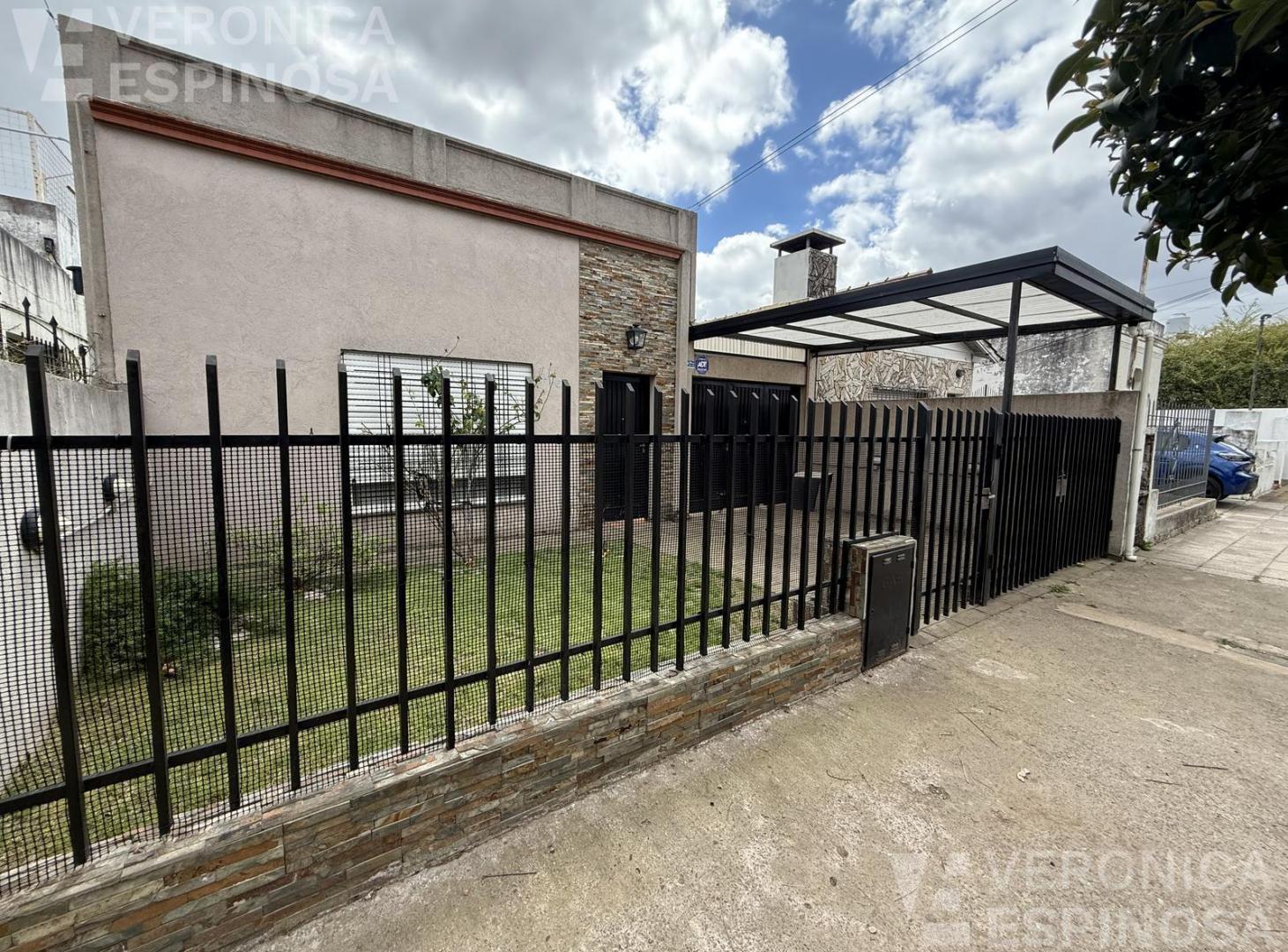 Foto de Casa venta 2 dormitorios Haedo Norte, imagen 1