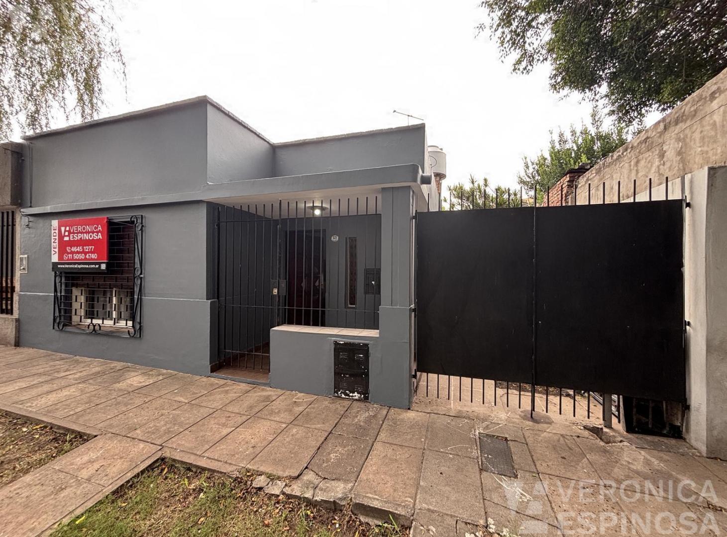 Foto de Casa Castelar Norte en venta, TRES AMBIENTES COCHERA, imagen 1