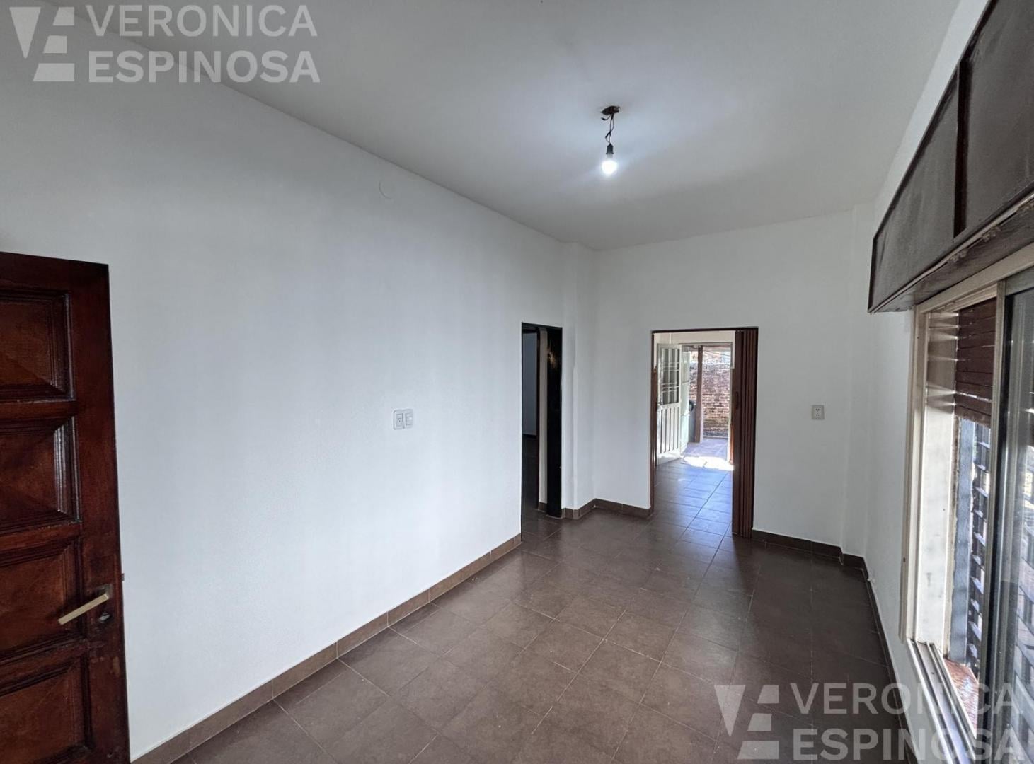 Foto de Casa Castelar Norte en venta, TRES AMBIENTES COCHERA, imagen 4