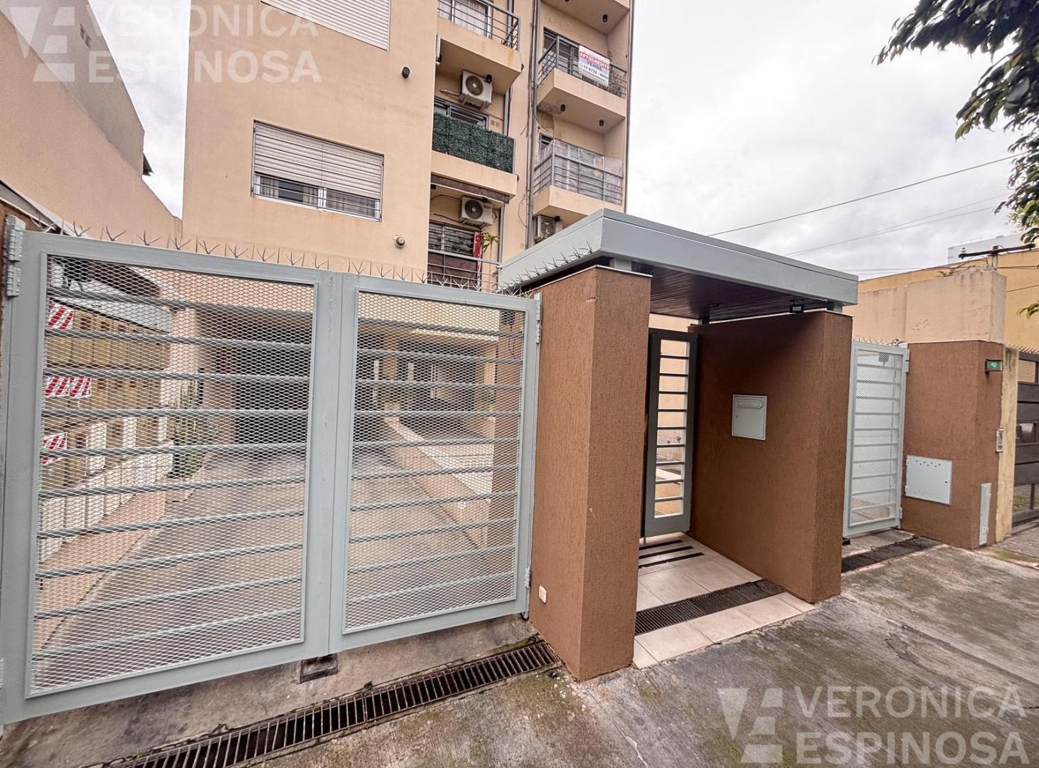 Foto de Departamento venta monoambiente balcon piscina parrilla Moron Sur, imagen 2