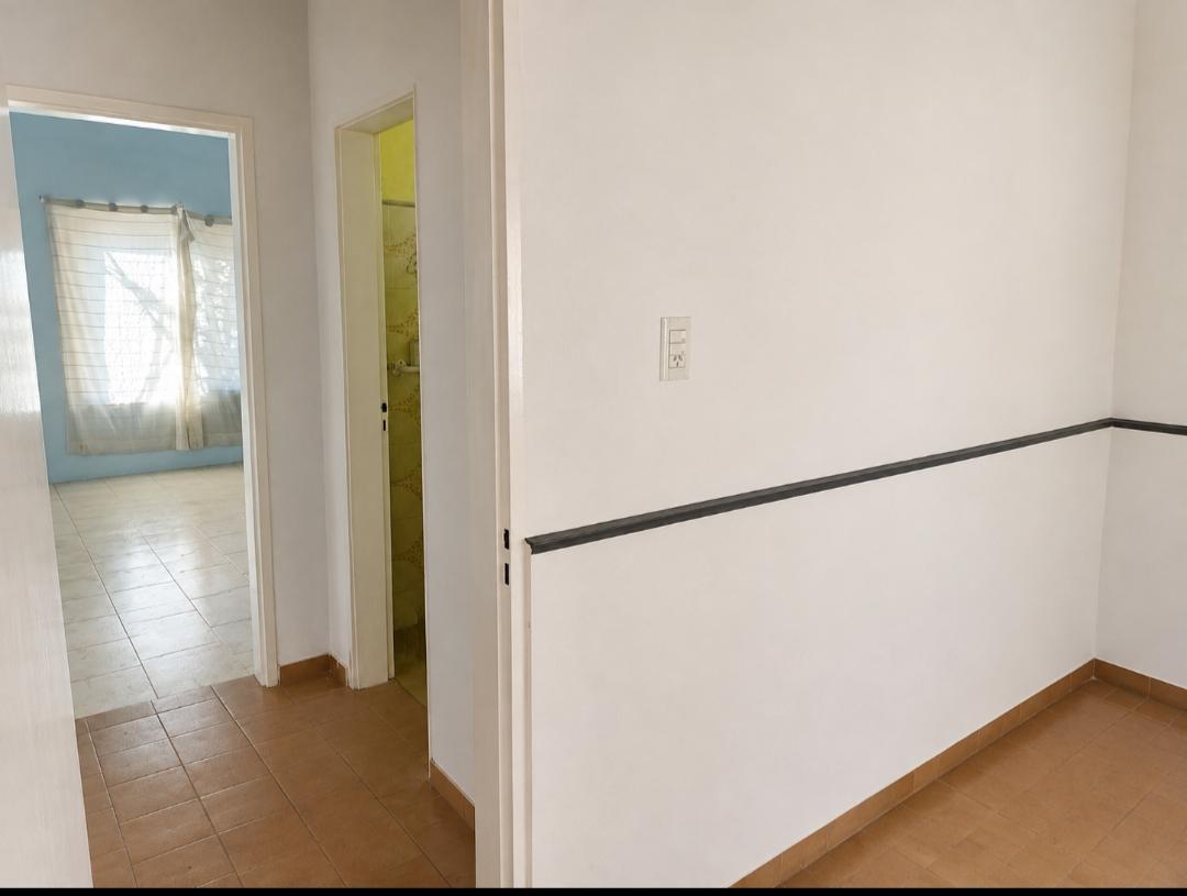 Foto de Casa de 3 Ambientes Cochera Jardin Patio Parrilla Lavadero Limonero, imagen 5