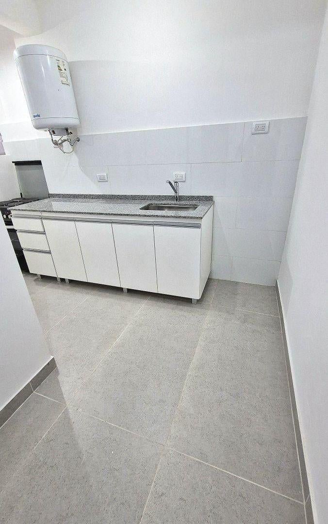 Foto de DEPARTAMENTO A NUEVO 2 AMBIENTES FLORESTA NORTE OPORTUNIDAD, imagen 1