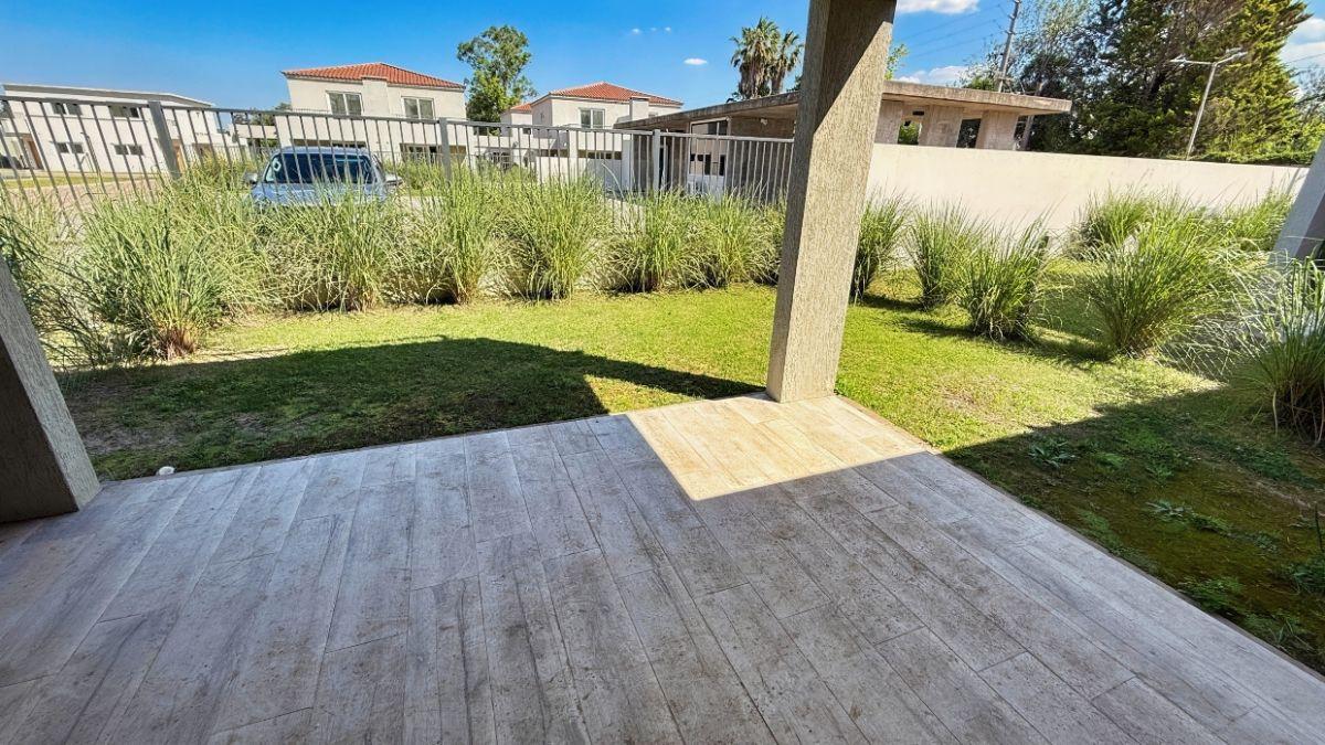 Duplex de 4 ambientes con Jardín y Parrilla