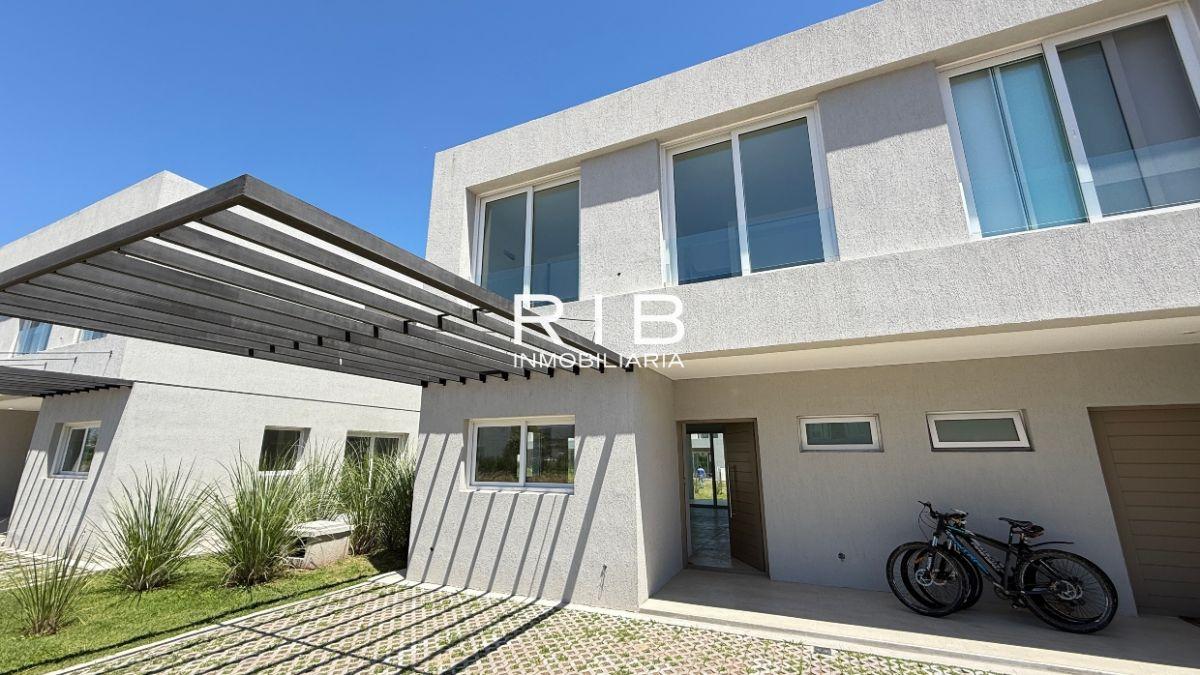 Pilará Townhouses - 4 ambientes en Duplex con Jardín